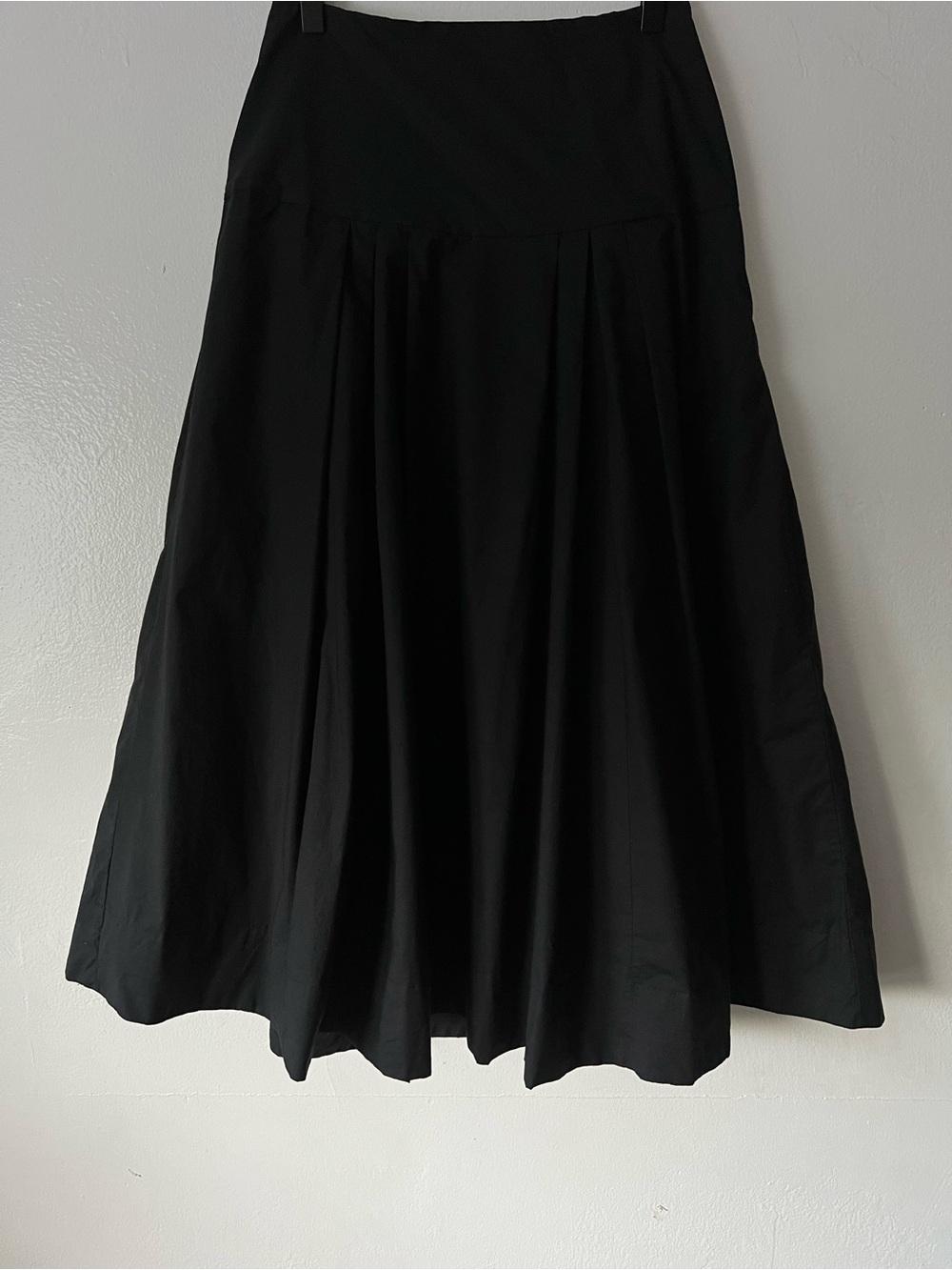 Aritzia Babaton Black Midi Skirt